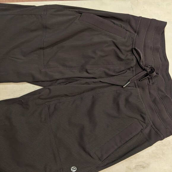 Lululemon Dance pants, size 2, Charcoal grey - Picture 2 of 3